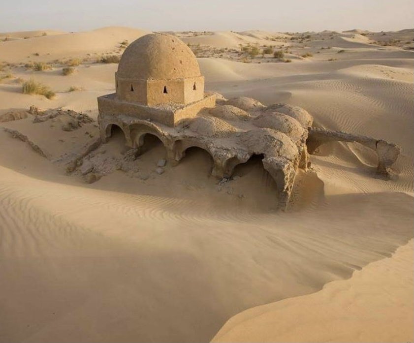 A mosque appeared in the desert after a sandstorm - Algeria 2
