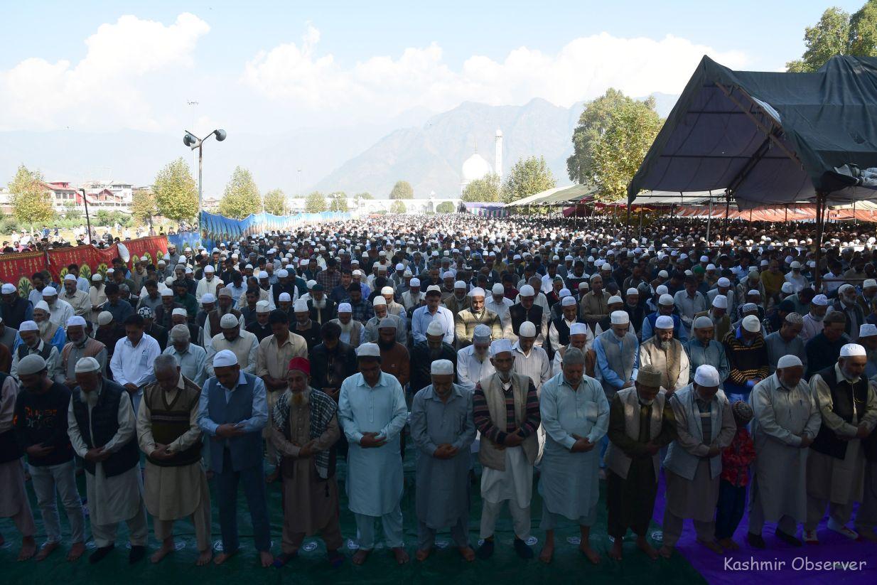 Eid-e-Milad: Devout Throng Hazratbal Shrine On Friday Following 4