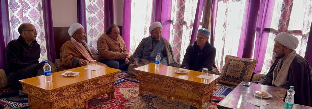 Omar Abdullah meets prominent Islamic Scholars, experts of Kargil 1