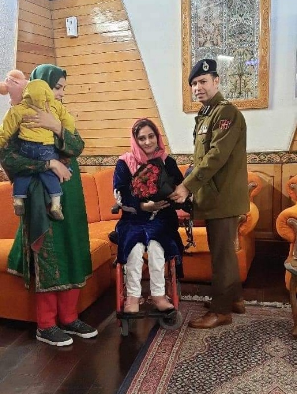 SSP Budgam received international woman wheelchair basketball player Insha Bashir at Srinagar Airport.