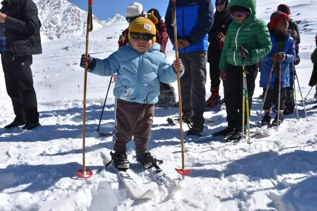 10-day basic snow ski coaching concludes at Zanskar
